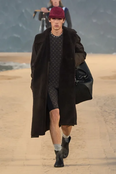 Look 74